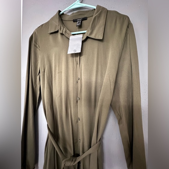 Forever 21: Army green belted button up dress! NWT and adorable! - Picture 3 of 3